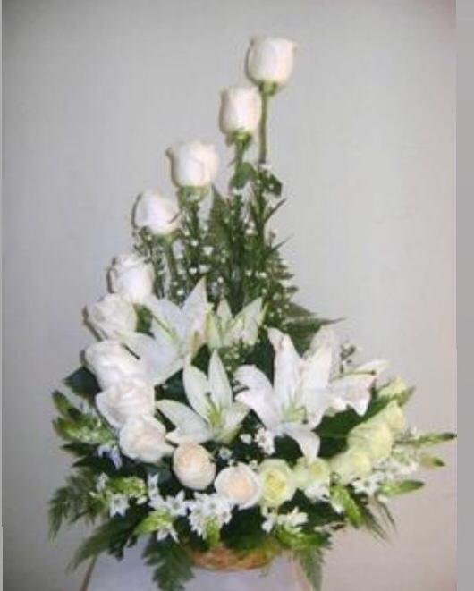 Rosas blancas, fúnebre | Piropos | flores, domicilio, medellín, arreglos  florales, anchetas, amor y amistad, dia de la madre, dia del padre, arreglos  florales fúnebres, cumpleaños, arreglos florales en cajas, arreglos de